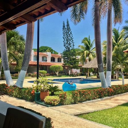 Casa Romantica De Playa Ixtapa  Exteriör bild